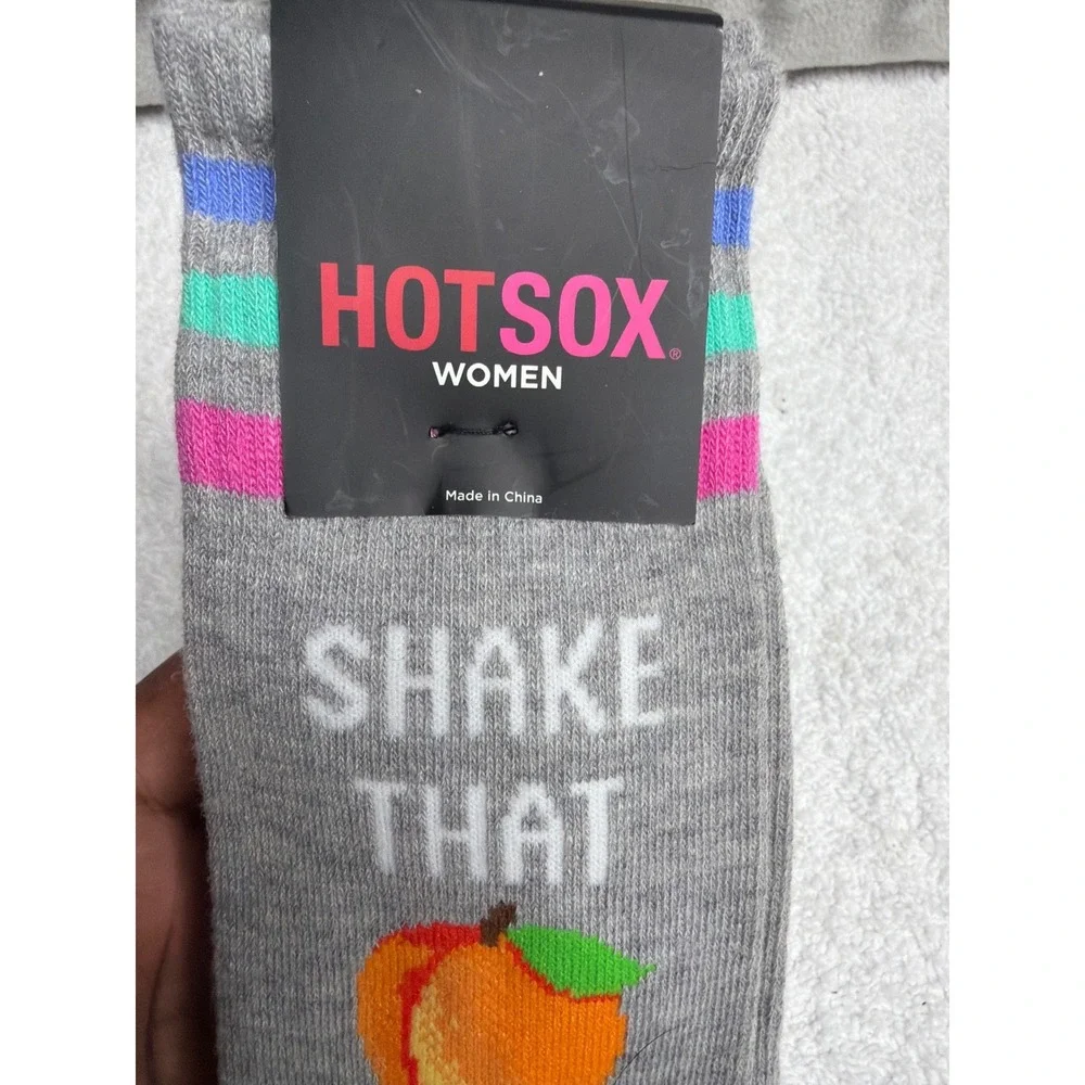 Hot Sox Women Gray Shake That Peach Graphic Crew Socks HOSL0003 NWT